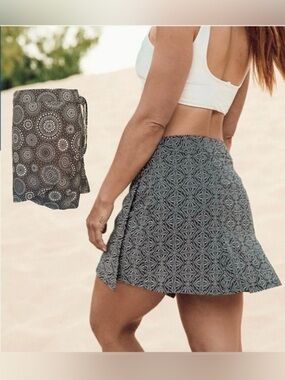 Rip It Skirt Black Circles Polkadot Swim Cover-Up Length 2 M